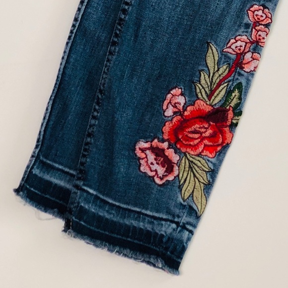 NANETTE LEPORE Rose Embroidery Stretch Skinny Jean - Picture 6 of 8